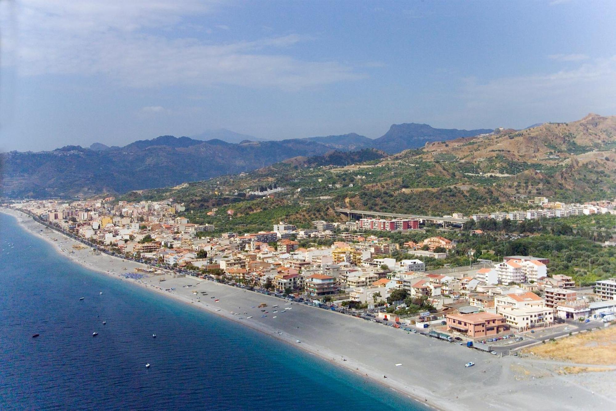 Riviera Ionica Santa Teresa Di Riva Exterior foto